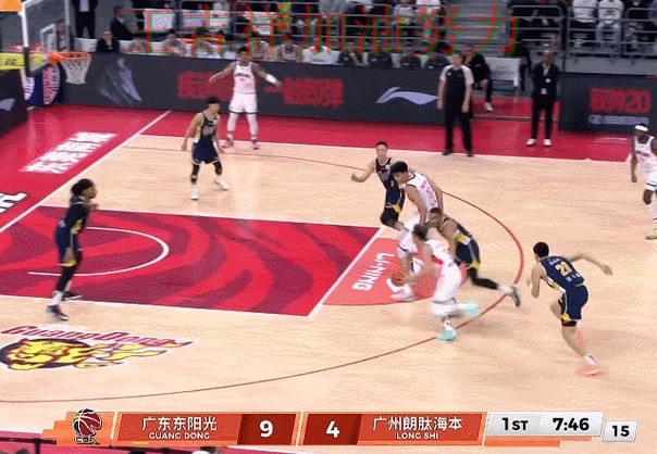 CBA转会动态追踪:中国田径队客场逆转拿下关键三分 CBA转会动态追踪:中国田径队客场逆转拿下关键三分